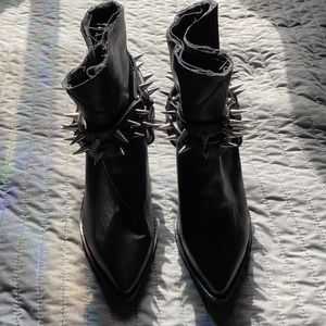 Widow Altered spiked boot size 7